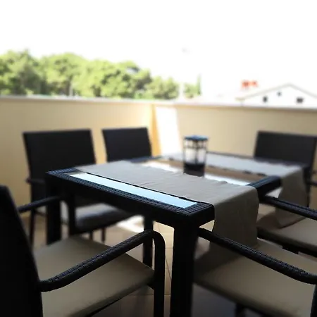 Apartment Lara Rovinj Exterior photo