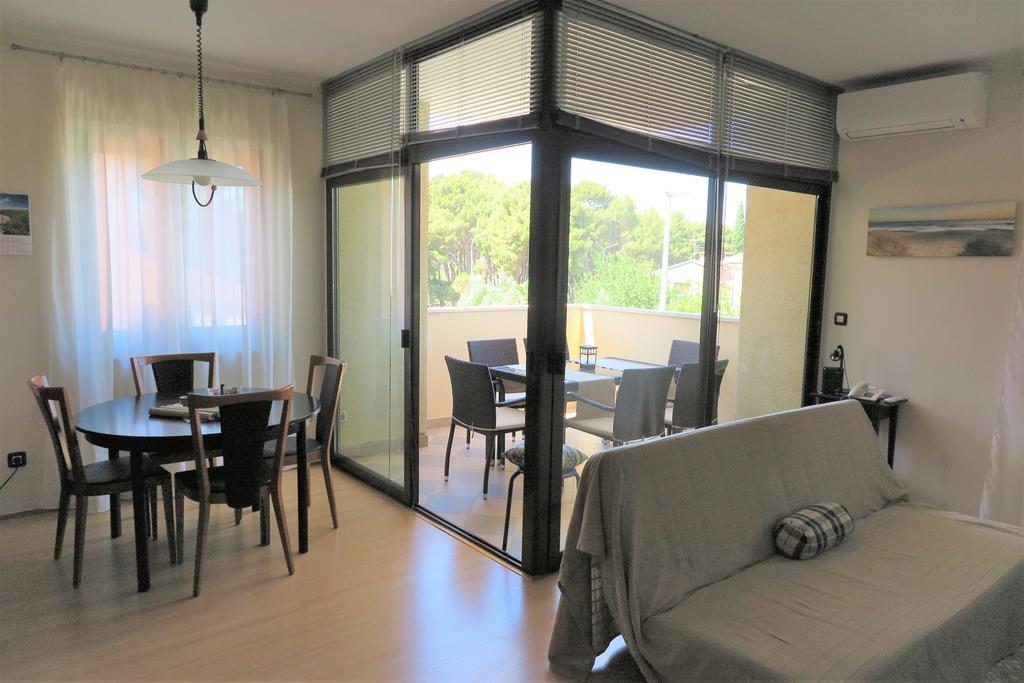 Lara Apartmán *
